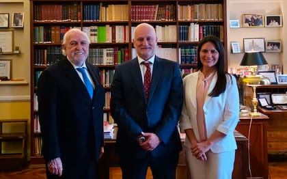 Ricardo Gil Lavedra, Alberto Biglieri y Claudia Sarmiento