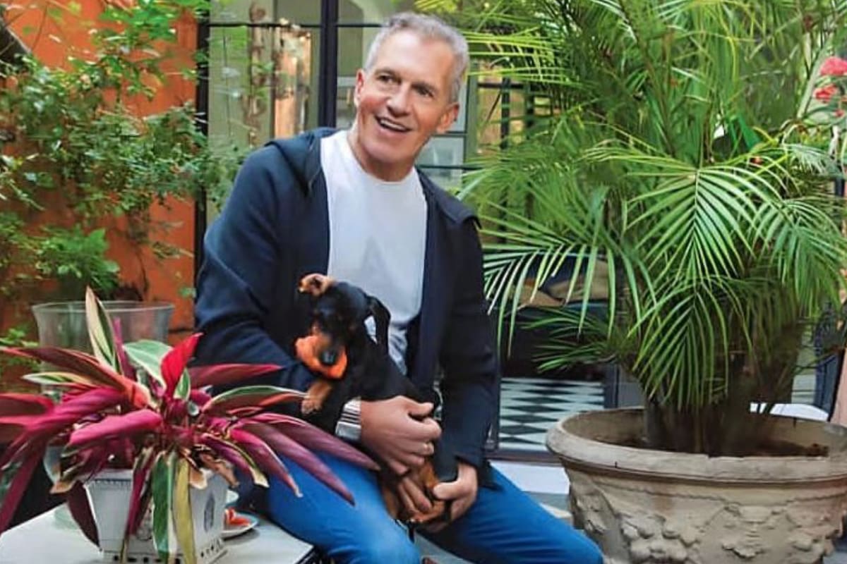 Ricardo Piñeiro con su perrita (Foto Instagram @richardpineirooficial)