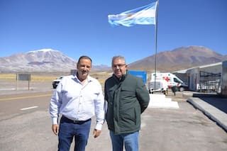 El rol de dos gobernadores peronistas en la fractura del bloque del Senado