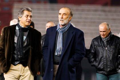 Ricardo Villa junto a Fillol en la cancha de River Plate