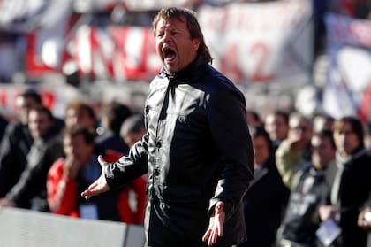 Ricardo Zielinski, en el Monumental, jugando la promoción con Belgrano