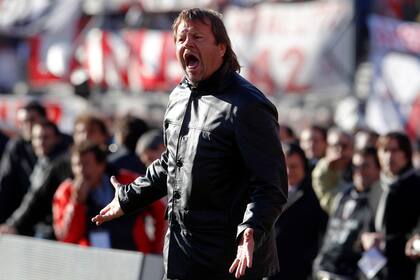 Ricardo Zielinski, en el Monumental, jugando la promoción con Belgrano