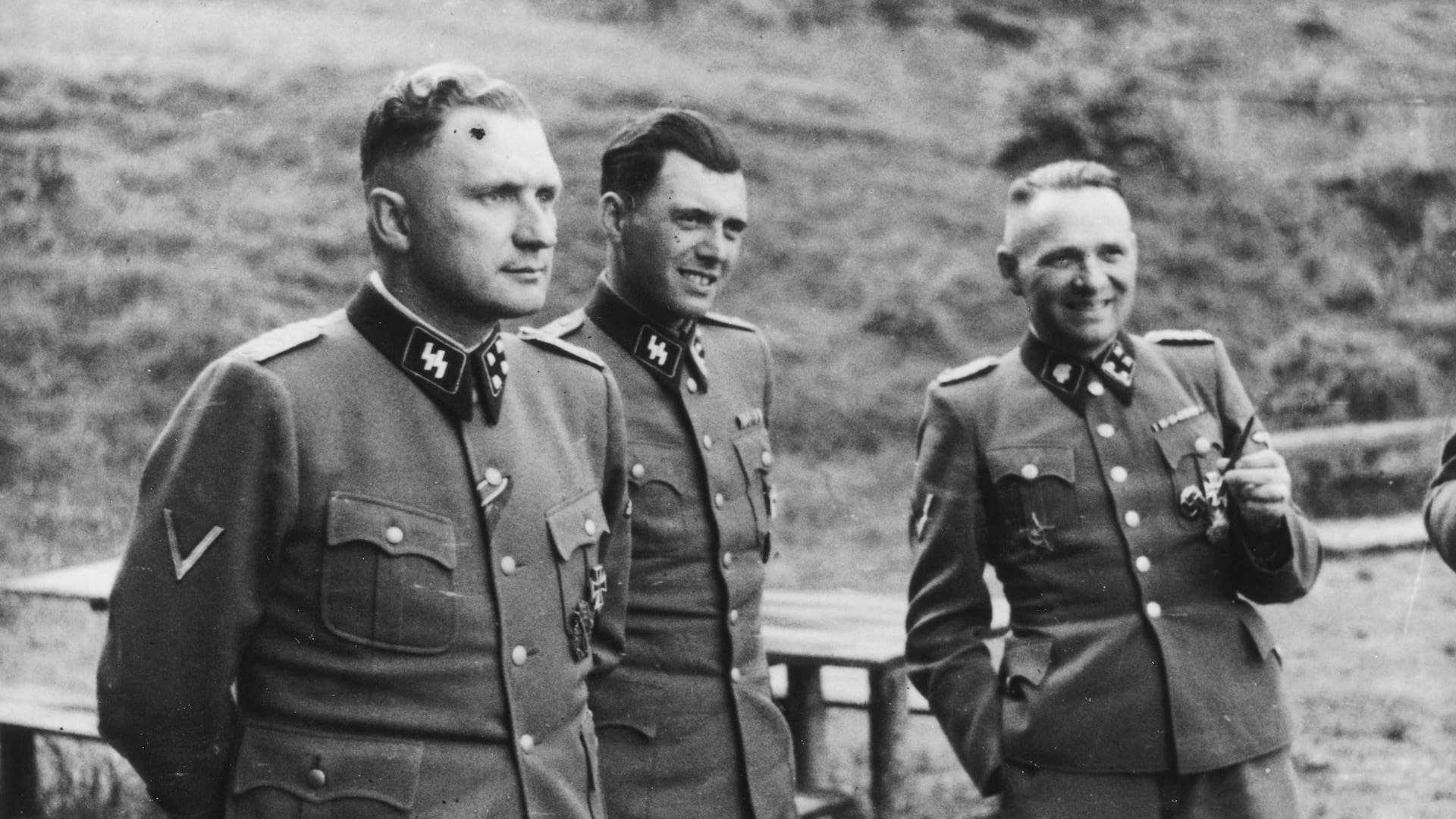 Richard Baer, Josef Mengele y Rudolf Hoess en el campo de concentración de Auschwitz