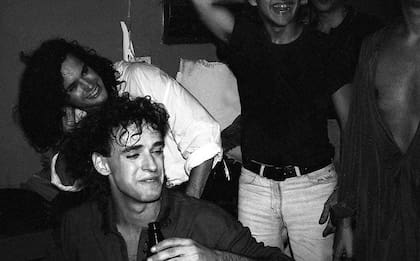 Richard Coleman y Gustavo Cerati en Paladium, en una imagen incluida en el documental Una noche en Paladium, de Francisco Novick