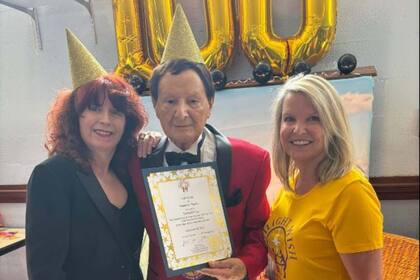 Richard Fida cumplió 100 años y recibió una distinción de la Fundación Twilight