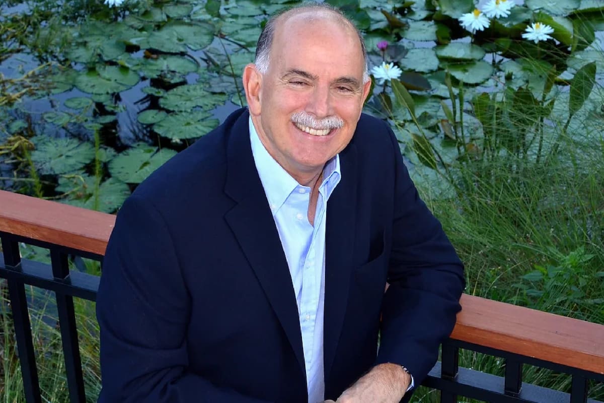 Richard Gonzmart, cuarta generación de propietarios de una cadena de restaurantes de Tampa, compartió la desazón que sintió por tener que despedir a muchos de sus empleados más leales