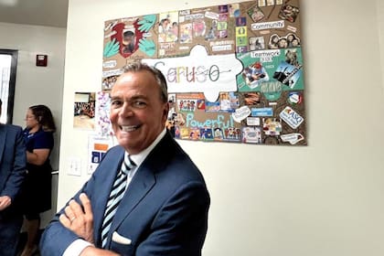 Rick Caruso, magnate inmobiliario y fundador de Caruso Affiliated, amasó una fortuna de miles de millones con proyectos como The Grove en Los Ángeles