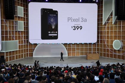 Rick Osterloh, el jefe de hardware de Google, presenta el Pixel 3a en el inicio del Google I/O