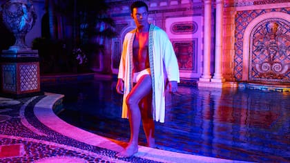 Ricky, como el amante de Versace