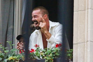 Ricky Martin sorprendió a los fans que lo esperaban en la puerta de su hotel, en Buenos Aires