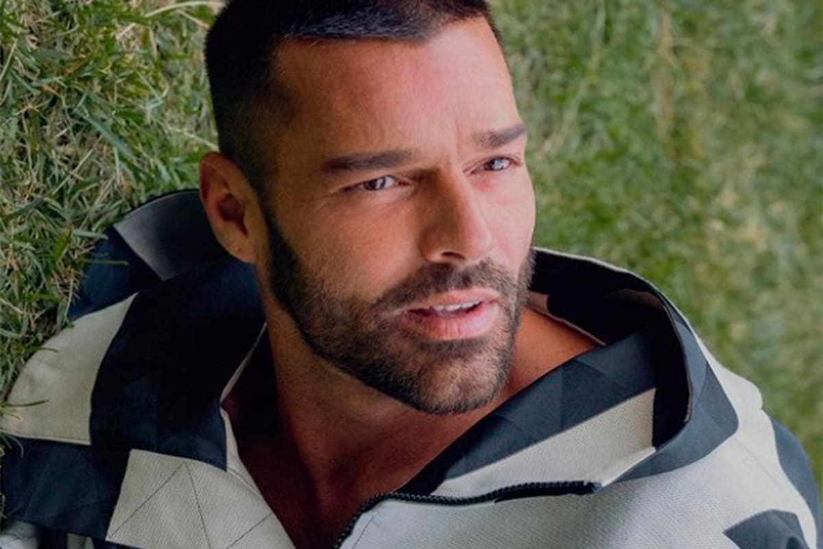 Ricky Martin y un cambio de look para "matar el aburrimiento"