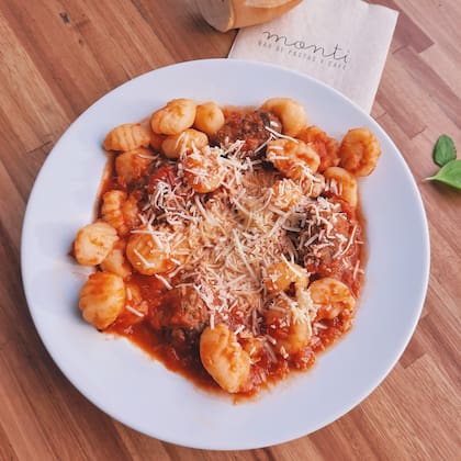 Ricos, ágiles y en muchas sucursales: así son los ñoquis de Monti, fast food de pastas.