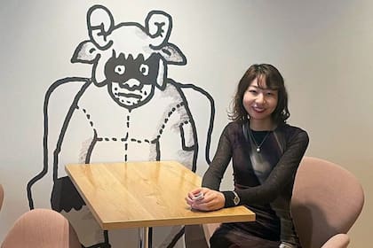 Rie Kudan tiene 33 años y ganó un prestigioso premio de la literatura japonesa