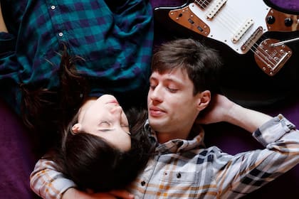 Riel. Mora Riel (guitarra) y Germán Loretti (batería) hicieron de su simbiosis amorosa un proyecto prolífico