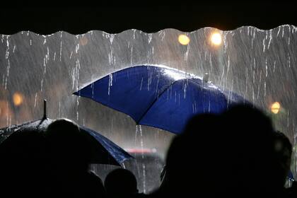 Rigen alertas naranjas y amarillas por tormentas para 13 provincias este sábado 15 de febrero