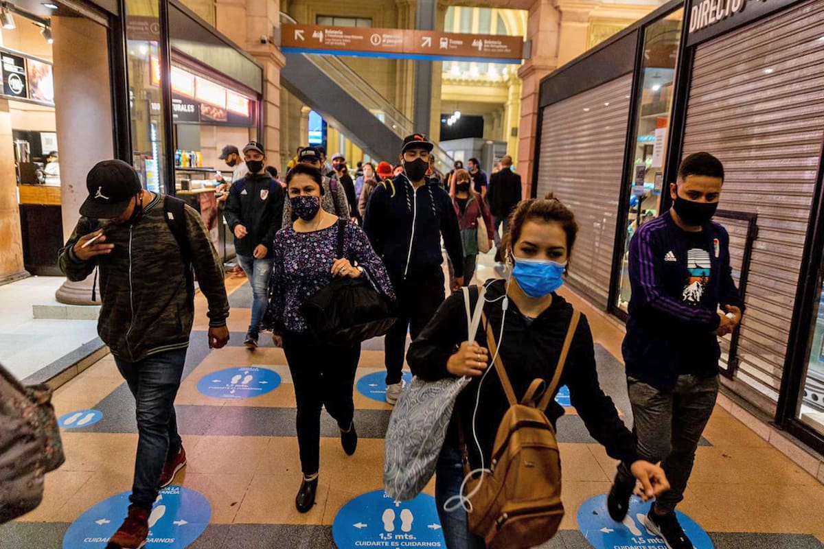 Rigen las nuevas restricciones en el AMBA. Estación de trenes de Constitución