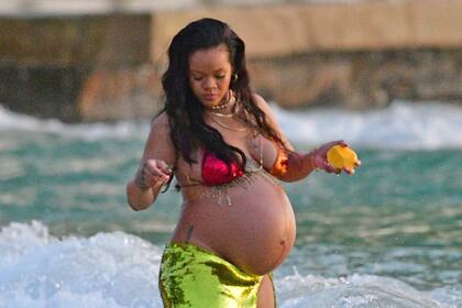 Rihanna disfrutó de las playas de su Barbados natal