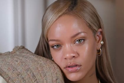 Rihanna fue mamá por tercera vez y compartió la primera foto de su hija (Foto: Instagram @badgalriri)