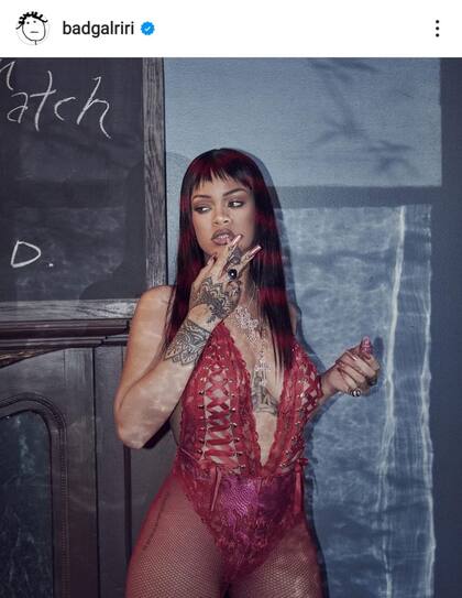 Rihanna recibió San Valentín con un conjunto de encaje, a días de anunciar que está embarazada