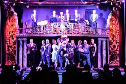 Rimbombante show en el Palacio Tango