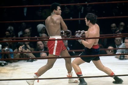 Centro del ring, la plasticidad de Cassius Clay (Muhammad Alí) y la guapeza de Ringo Bonavena