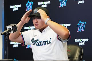 Marlins presentan al jonronero japonés Rintaro Sasaki