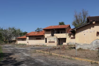 Río Chico está salpicado de villas vacacionales hoy abandonadas