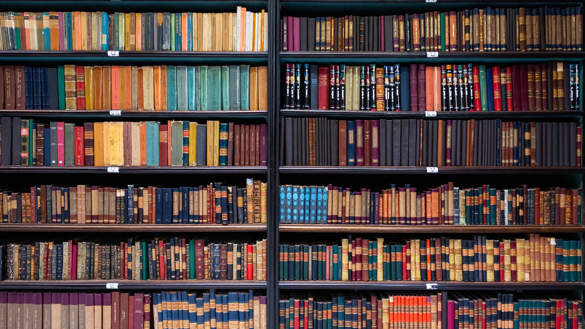 Artusi bibliotecas
Rio de Janeiro / Brazil - July 20 2018: The beauty of the famous library Royal Portuguese Gabinet of Literature (Gabinete Real Portuguues de Literatura) at downtown Rio de Janeiro, Brazil.