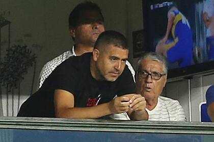 Riquelme, atento a todo desde el palco de la Bombonera