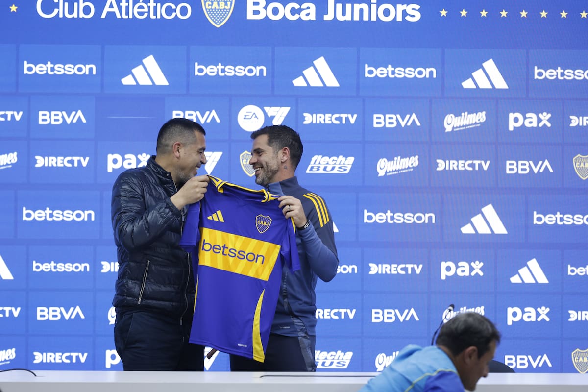 Riquelme confía en Gago para sacar adelante a Boca tras un año de magros resultados