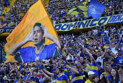 Riquelme, en la Bombonera, un clásica postal