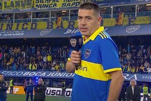 Riquelme le habla a la Bombonera tras el partido despedida