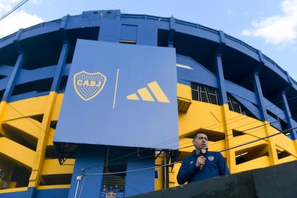 Riquelme lideró una masiva marcha en su favor el domingo 3, día en el que inicialmente los socios de Boca debían votar a su nuevo presidente
