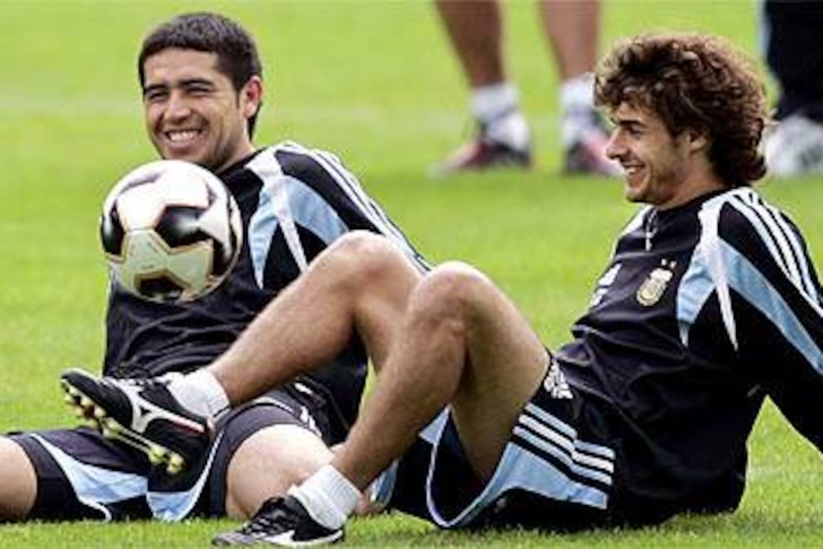 Riquelme y Aimar, amigos fuera de la cancha; ¿Serán socios dentro de ella?