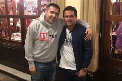 Riquelme y Marcelo Delgado, amigos y hoy miembros del Consejo de Fútbol de Boca