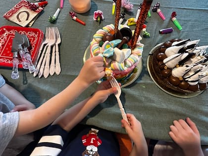 Riquísimas tortas y decoración colorida: dos clásicos infaltables para el festejo