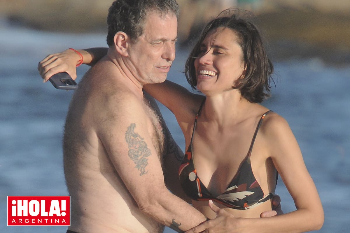 Risas y mimos. El sábado 1, Andrés y Natalí disfrutan de un día de playa en La Mansa en José Ignacio.