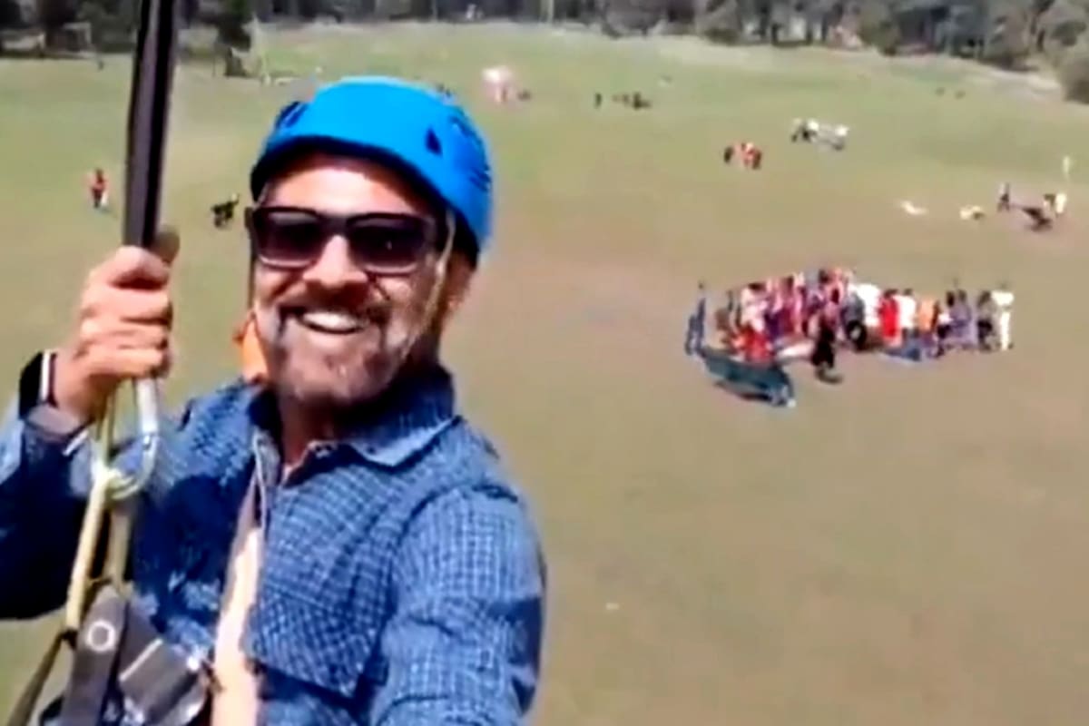 Rishi Bhatt logró captar el inicio de la masacre en Cachemira mientras se deslizaba en tirolesa
