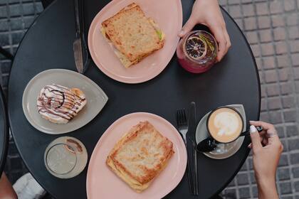 Rita Specialty Coffee tiene varias opciones de sándiwch de chipá