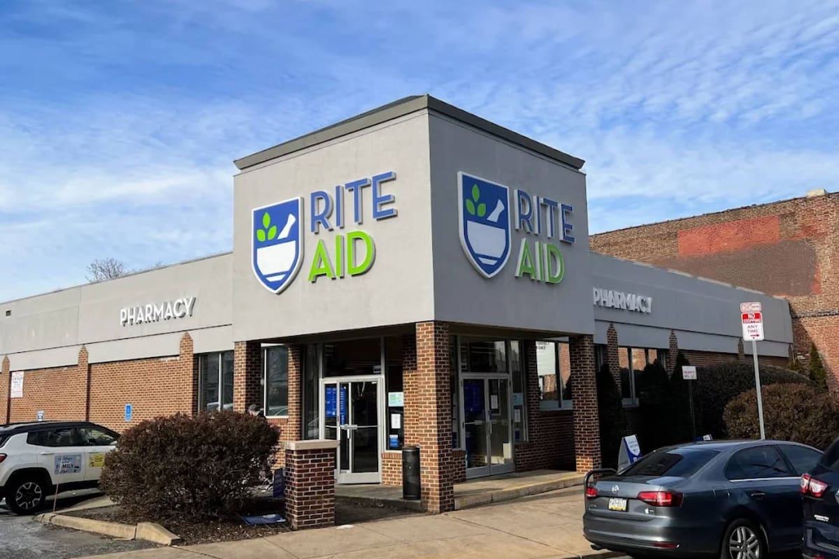 Rite Aid se declaró en bancarrota y anunció el despido de casi 600 empleados
