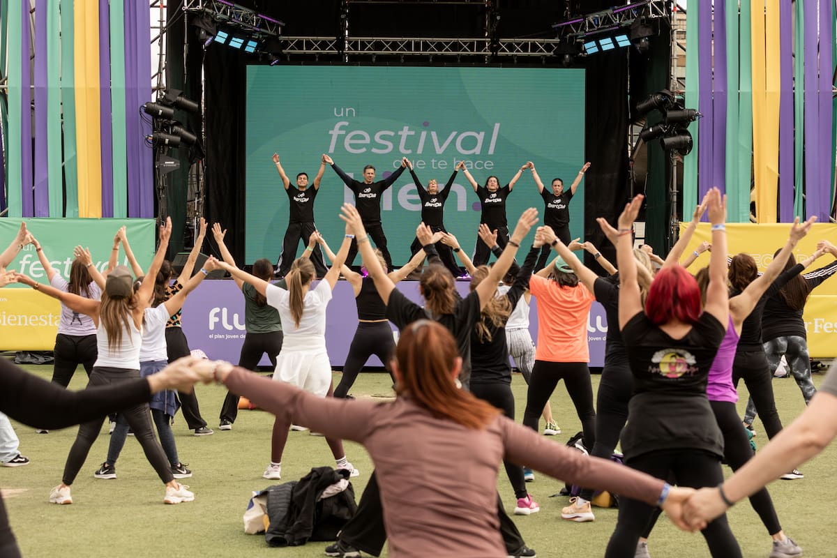 Ritmos Deluxe se destacó desde el escenario principal de Bienestar Fest con una clase que reunió a cinco instructores y al público en una experiencia a puro movimiento.