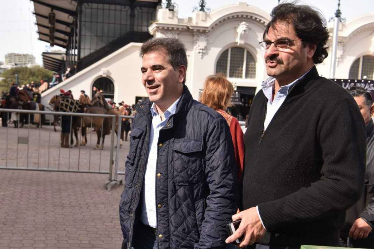 Ritondo y el ministro Sarquís en la muestra