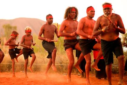 Ritual del pueblo anangu para celebrar el cierre de la escalada al Uluru