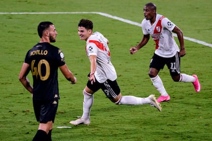 River arrasó en la segunda mitad a un Racing que volvió a pagar caras sus desatenciones