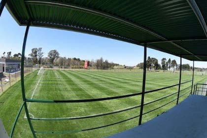 River Camp, el predio millonario en Ezeiza; allí se entrenará el plantel y se alojará en un hotel cercano, en una "burbuja" de una semana para acelerar la preparación con miras a la vuelta a la competencia.