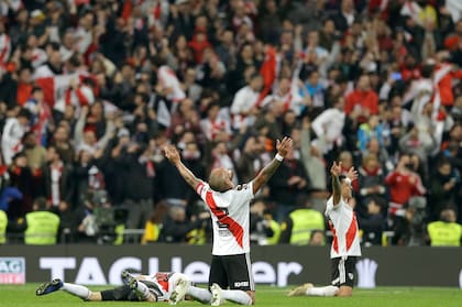 Festejo único en Madrid: Maidana se va como bicampeón de la Copa Libertadores