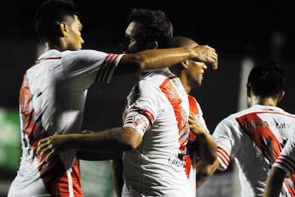 River festejó en Junín