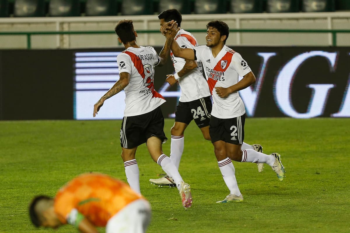 River le ganó por 2-0 a Banfield y se prendió a la punta de la zona 3.