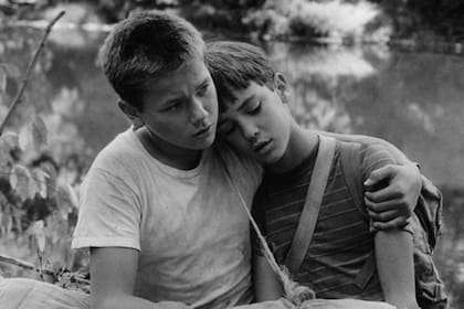 River Phoenix en una escena de la película Cuenta conmigo, de 1986