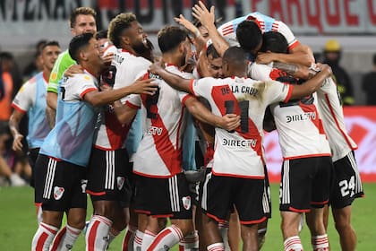 River Plate derrotó a Rosario Central y levantó su segundo Trofeo de Campeones; alcanzó la estrella N°71 desde su fundación